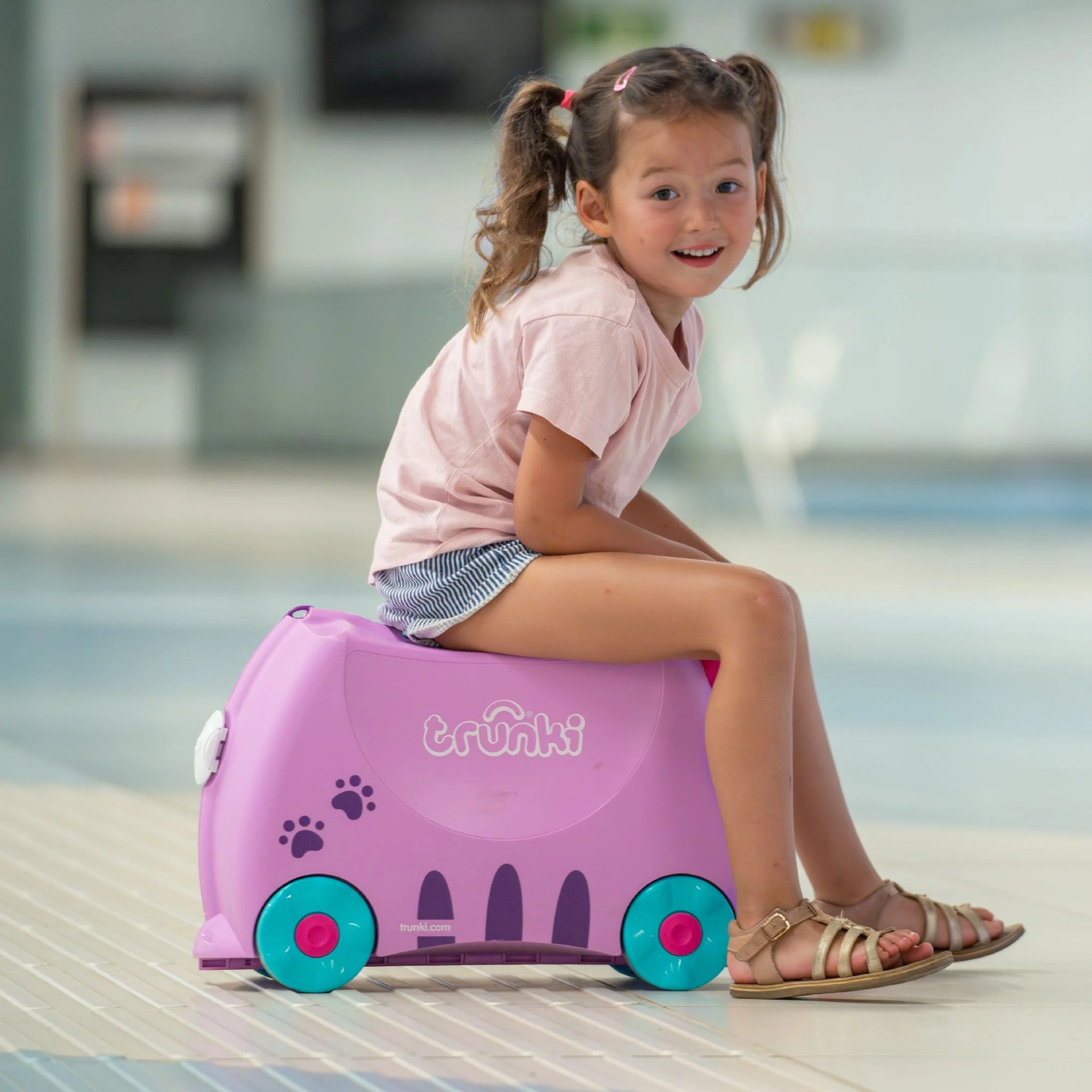 Cassie the Cat Trunki - Image 7